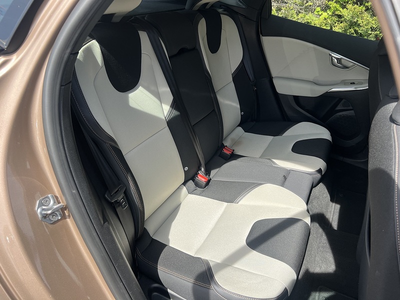 Volvo V40 D4 Se - U11902