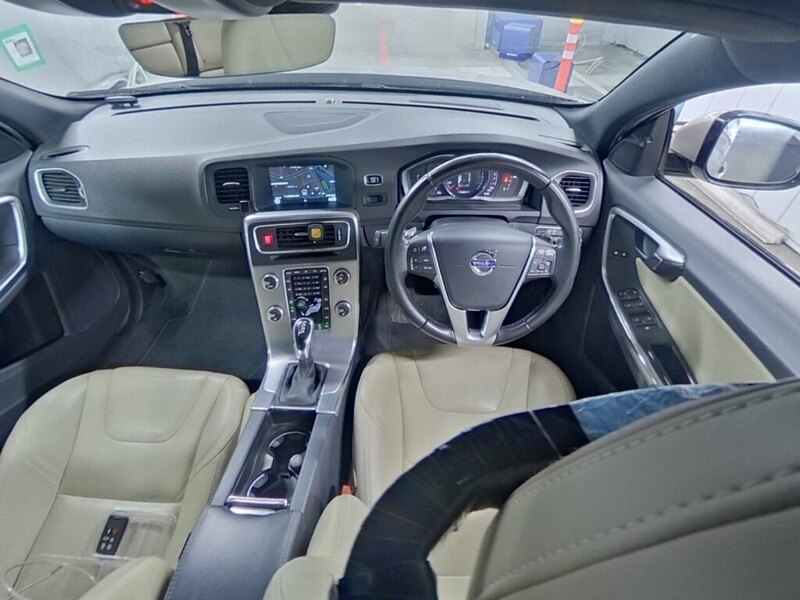 Volvo V60 D4 Dynamic Edition - U11903