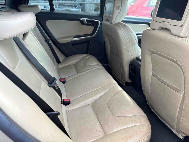 Volvo V60 D4 Dynamic Edition - U11903