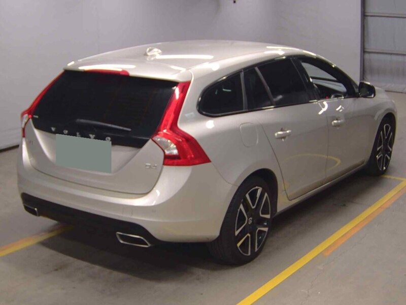 Volvo V60 D4 Dynamic Edition - U11903