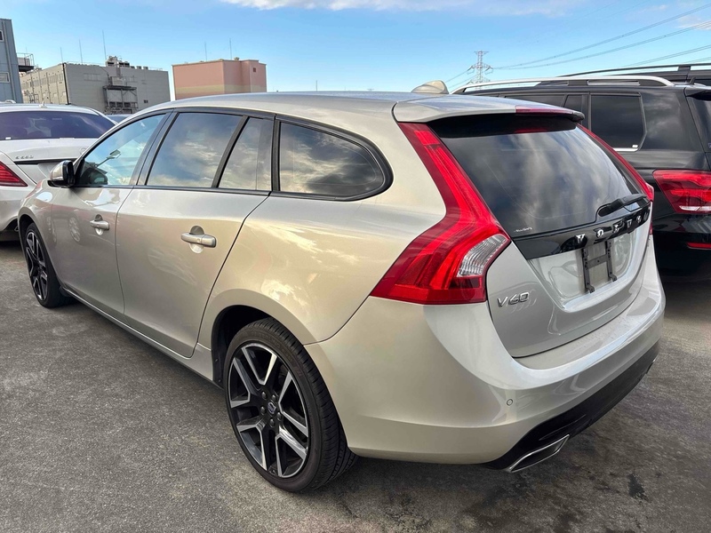 Volvo V60 D4 Dynamic Edition - U11903