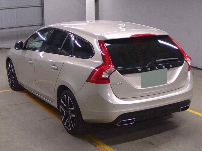 Volvo V60 D4 Dynamic Edition - U11903