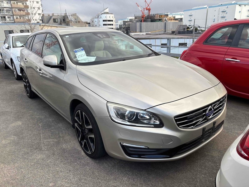 Volvo V60 D4 Dynamic Edition - U11903