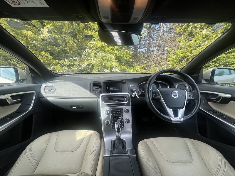 Volvo V60 D4 Dynamic Edition - U11903