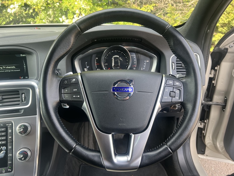 Volvo V60 D4 Dynamic Edition - U11903