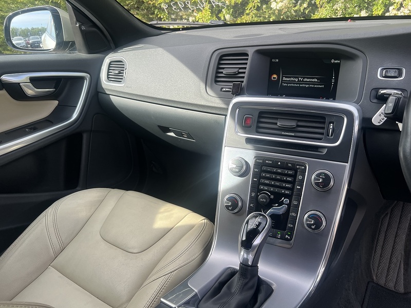 Volvo V60 D4 Dynamic Edition - U11903