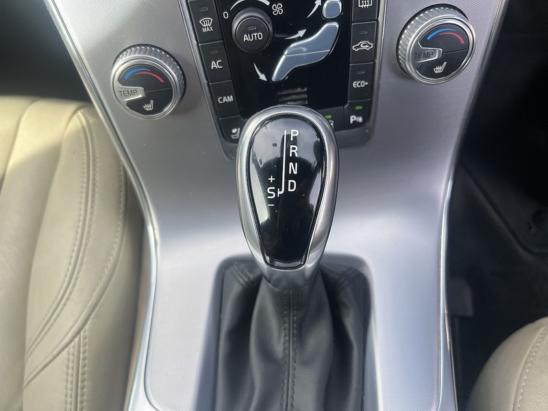 Volvo V60 D4 Dynamic Edition - U11903