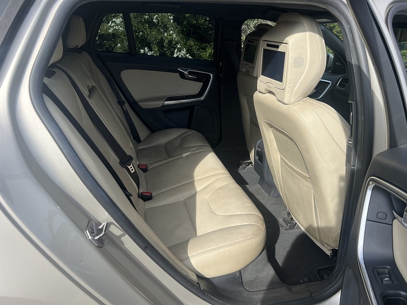 Volvo V60 D4 Dynamic Edition - U11903