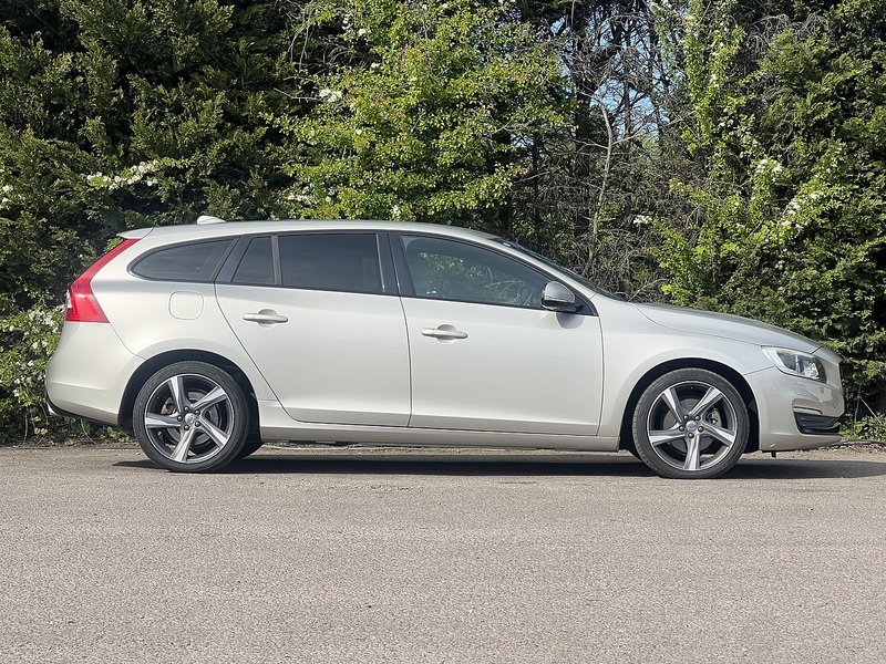 Volvo V60 D4 Dynamic Edition - U11903