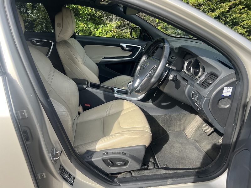 Volvo V60 D4 Dynamic Edition - U11903