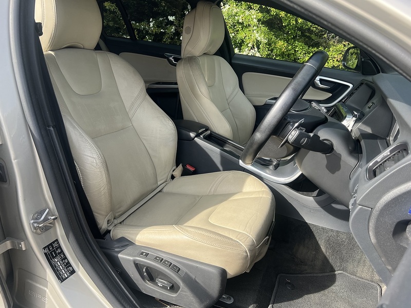 Volvo V60 D4 Dynamic Edition - U11903