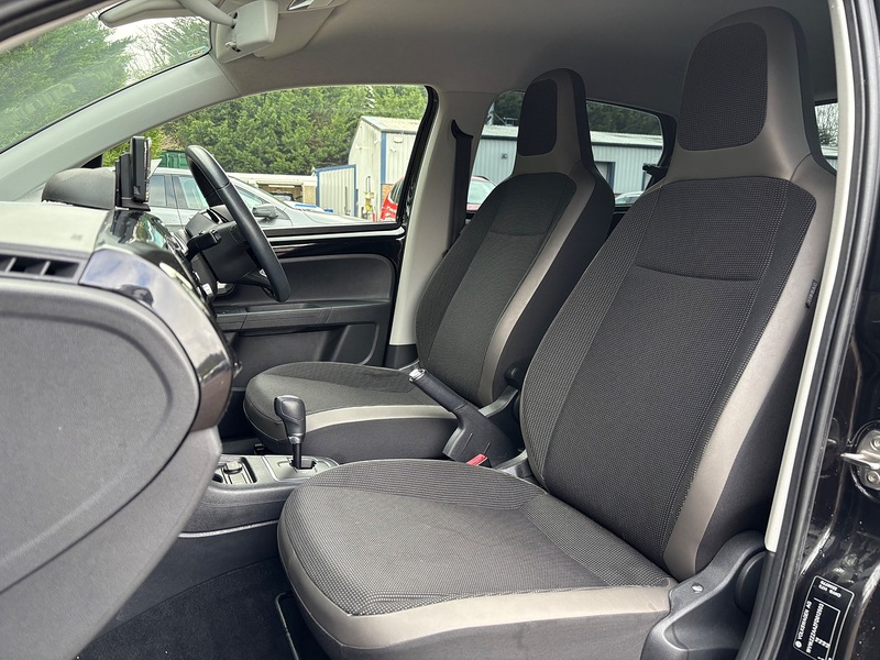 Volkswagen Up Black Up - U11904