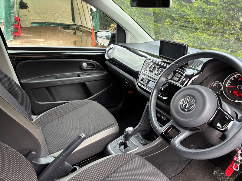 Volkswagen Up Black Up - U11904