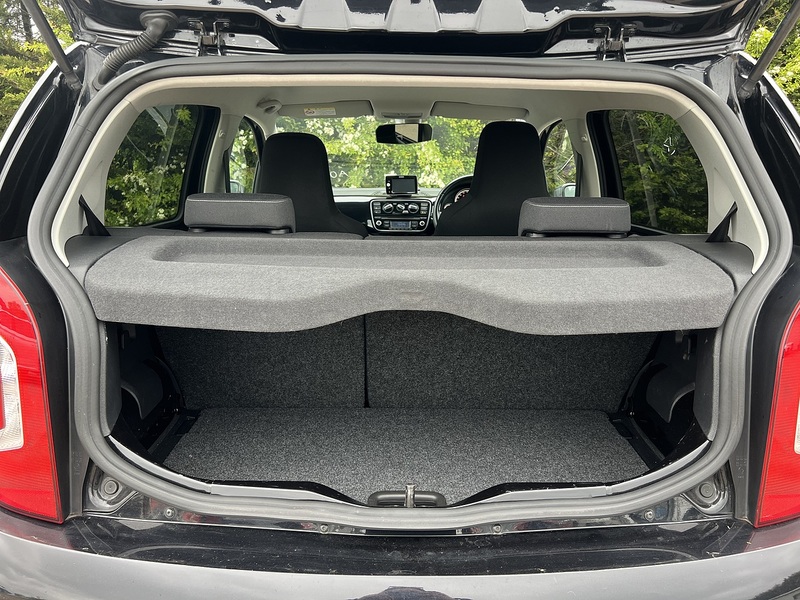 Volkswagen Up Up Black - U11904