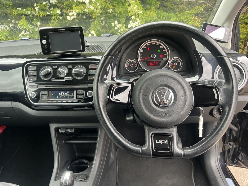 Volkswagen Up Up Black - U11904