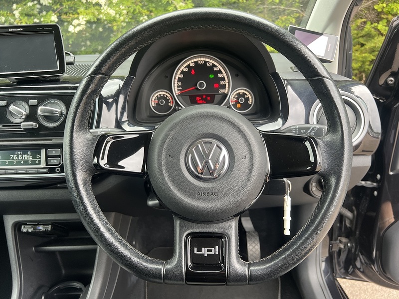 Volkswagen Up Up Black - U11904