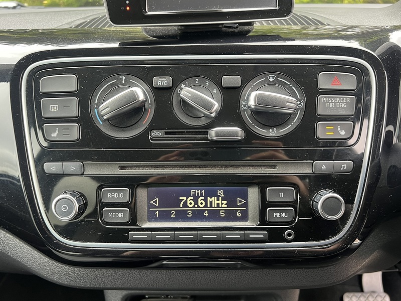 Volkswagen Up Up Black - U11904
