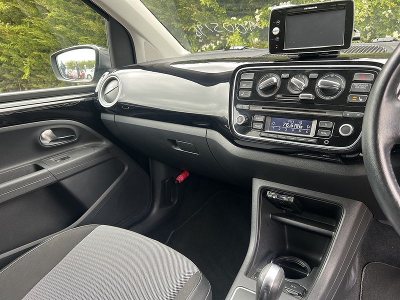Volkswagen Up Up Black - U11904