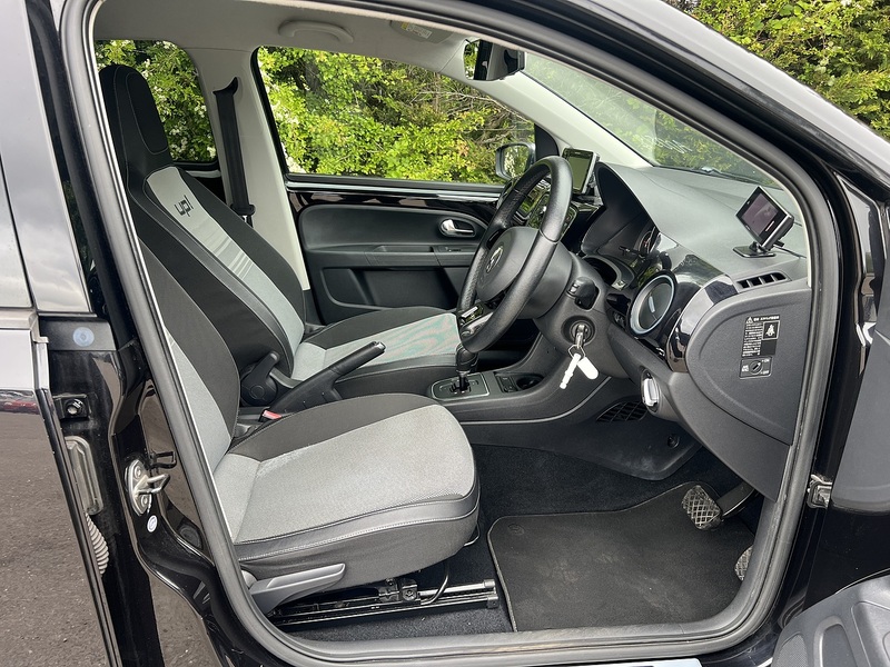 Volkswagen Up Up Black - U11904