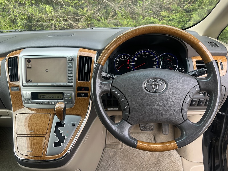 Toyota Alphard G  - U11908
