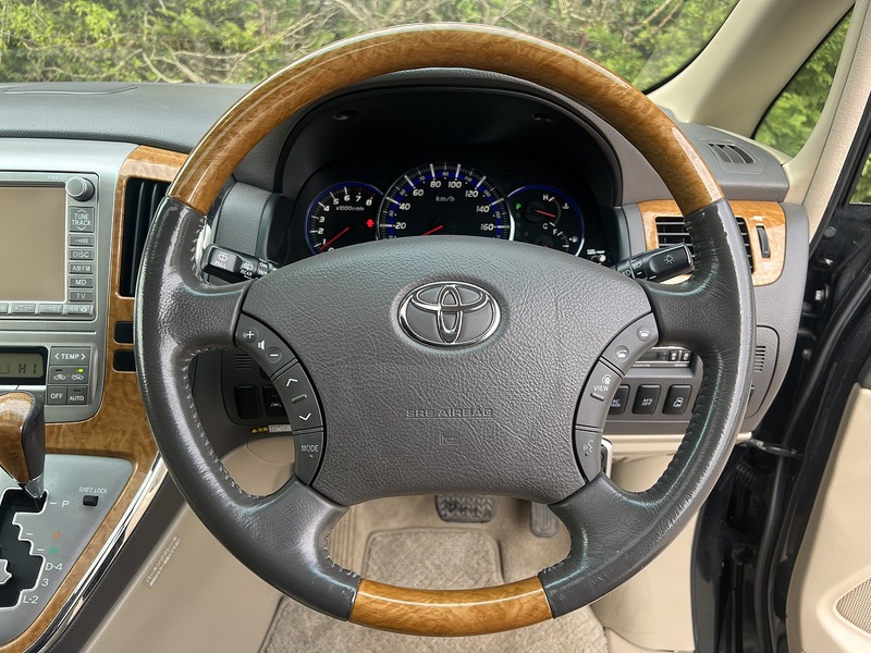 Toyota Alphard G  - U11908