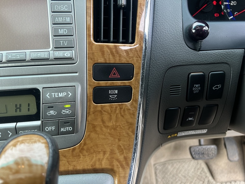 Toyota Alphard G  - U11908