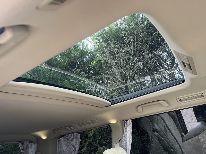 Toyota Alphard G  - U11908