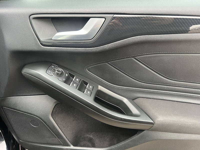 Ford Focus T EcoBoost MHEV ST-Line Edition - U11909