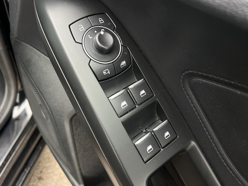 Ford Focus T EcoBoost MHEV ST-Line Edition - U11909