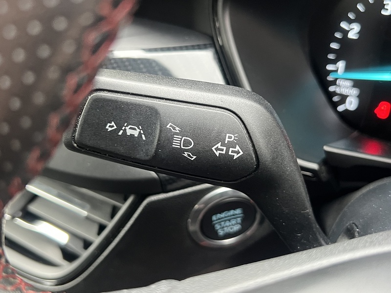 Ford Focus T EcoBoost MHEV ST-Line Edition - U11909