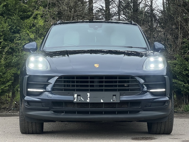 Porsche Macan T - U11911