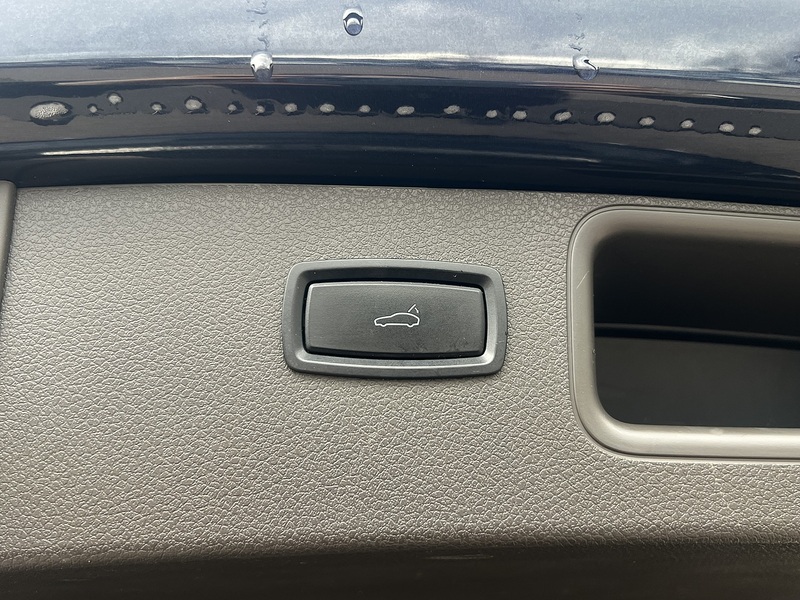 Porsche Macan T - U11911