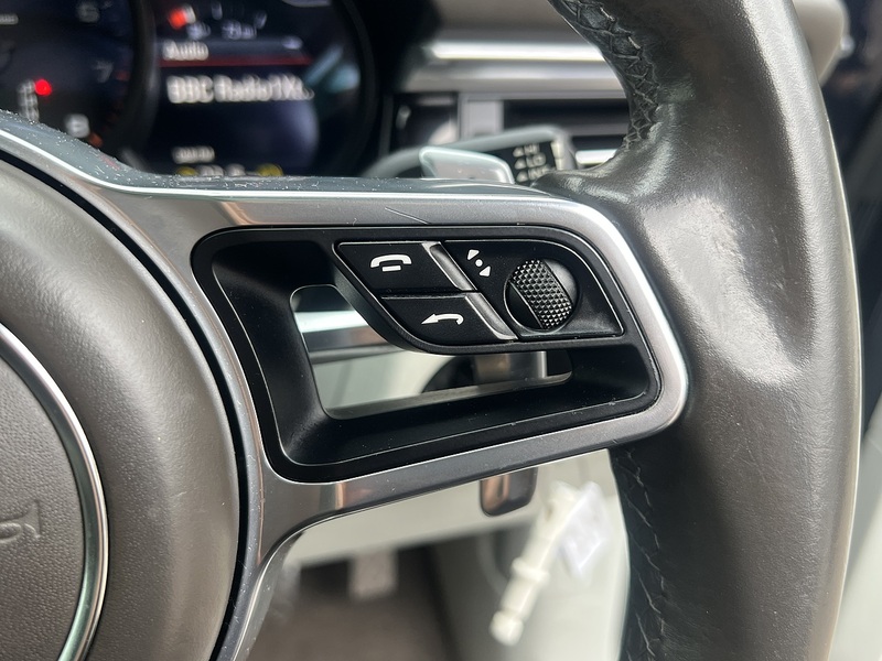 Porsche Macan T - U11911