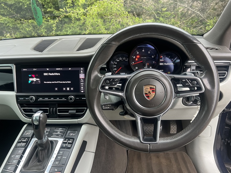 Porsche Macan T - U11911