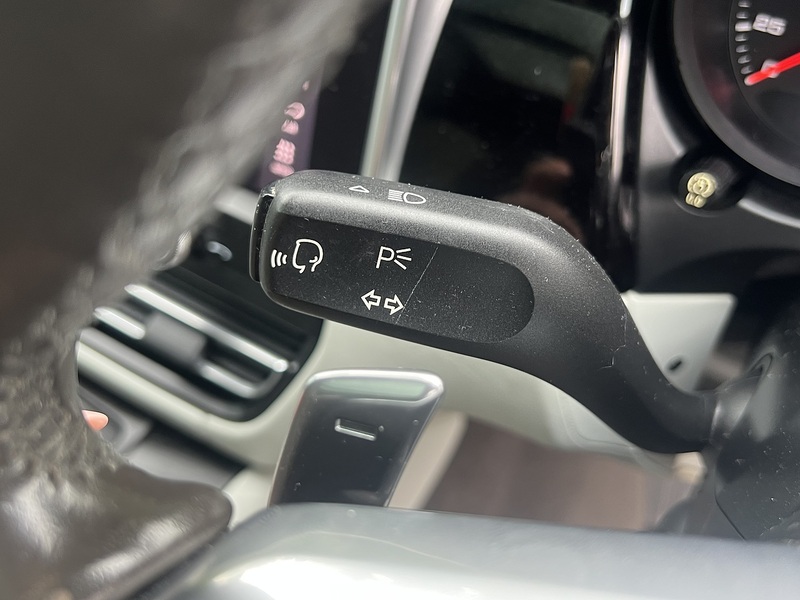 Porsche Macan T - U11911