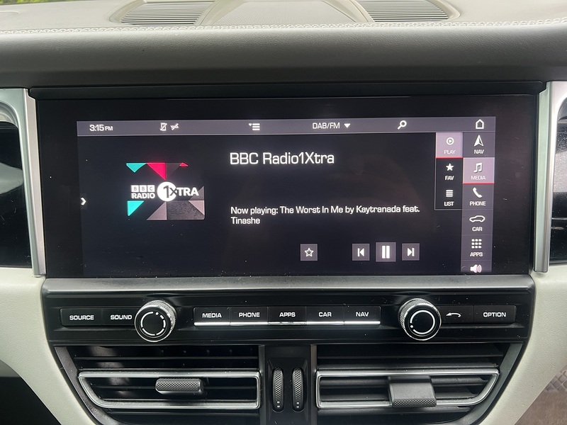 Porsche Macan T - U11911