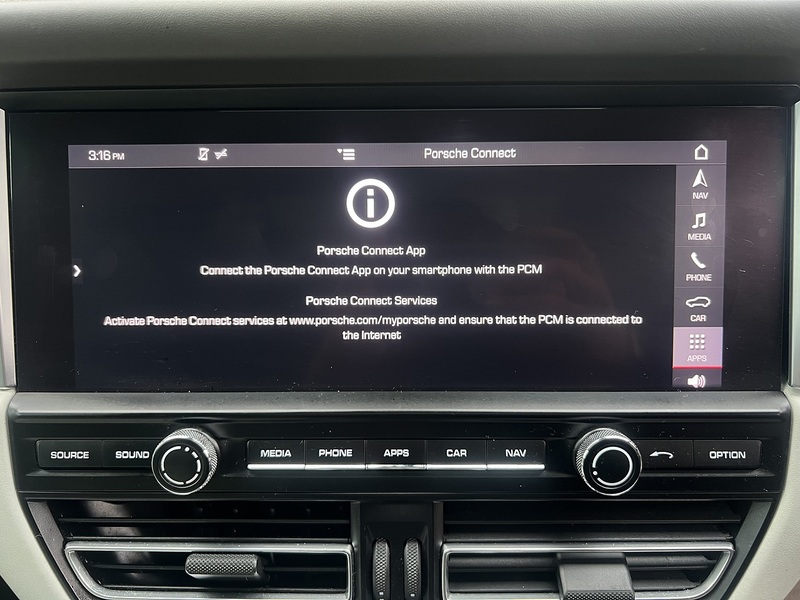 Porsche Macan T - U11911