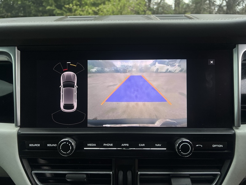 Porsche Macan T - U11911