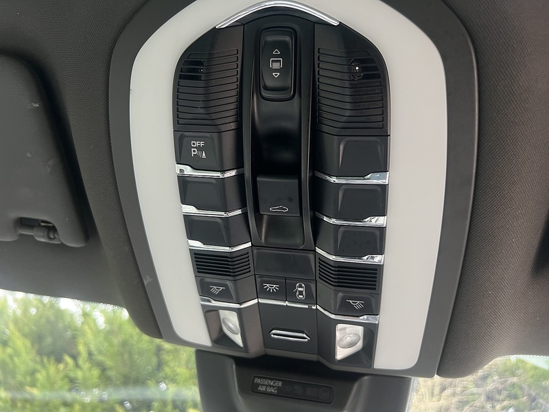 Porsche Macan T - U11911