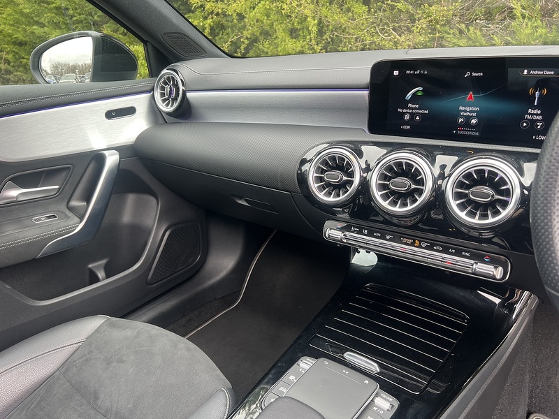 Mercedes-Benz A Class A250 AMG Line Edition - U11916