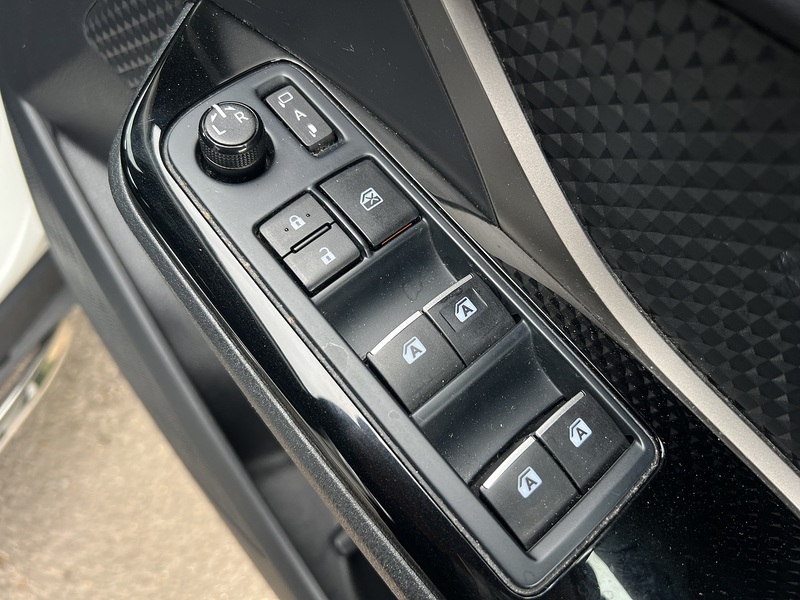 Toyota C-HR VVT-h Dynamic - U11917