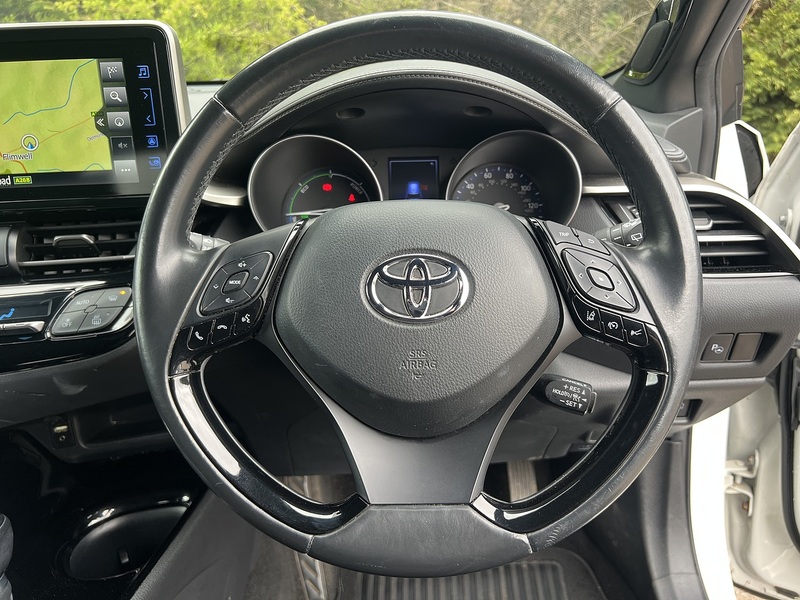 Toyota C-HR VVT-h Dynamic - U11917