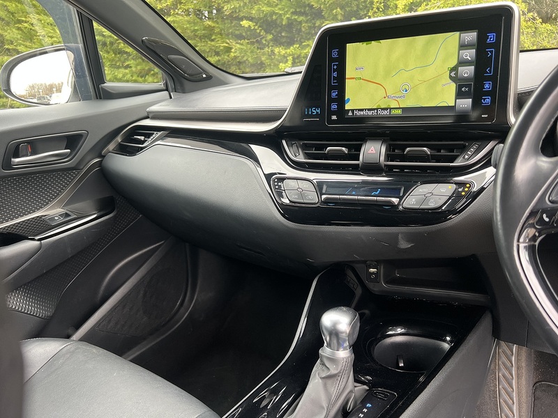 Toyota C-HR VVT-h Dynamic - U11917