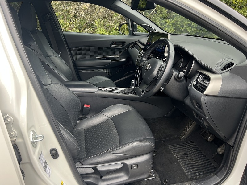 Toyota C-HR VVT-h Dynamic - U11917