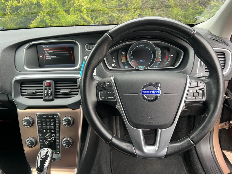 Volvo V40 T5 - U11932