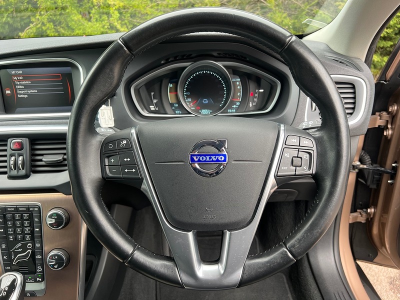 Volvo V40 T5 - U11932