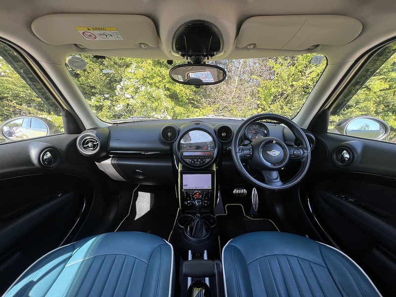 Mini Mini Countryman SD SUNLIGHT - U11948