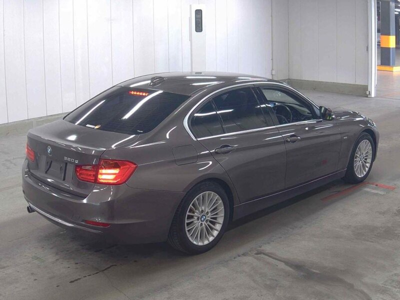 BMW 3 Series 320D Luxury - U11950