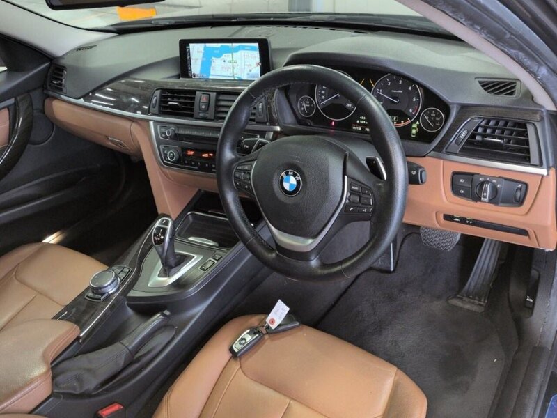 BMW 3 Series 320D Luxury - U11950