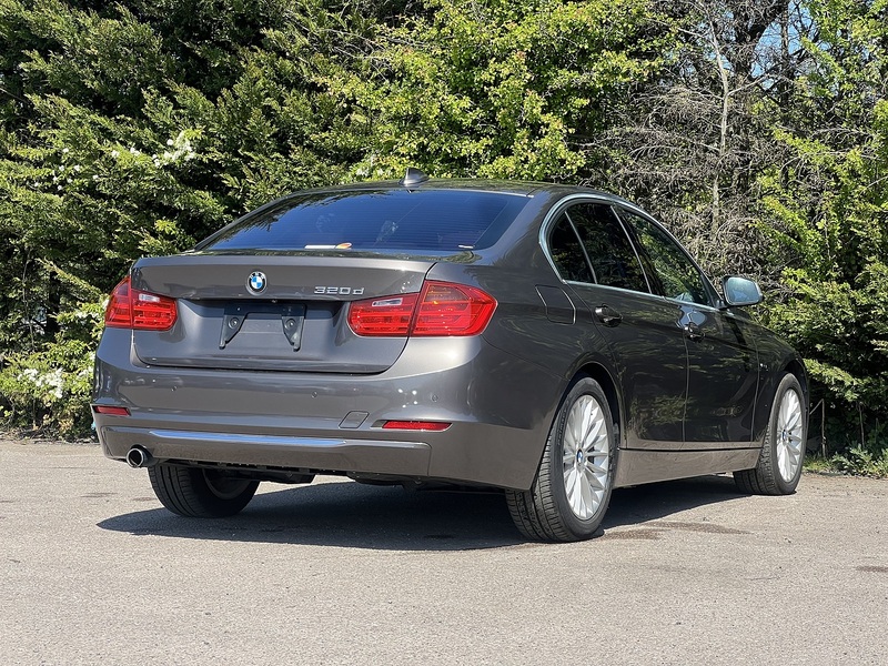 BMW 3 Series 320D Luxury - U11950